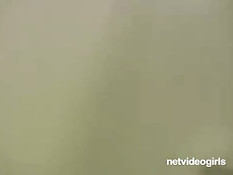 Парень трахает грудастую блондинку и снимает любительское порно