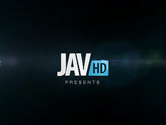 Японка Kana Miura чуть не подавилась членом и ебалась с парнями