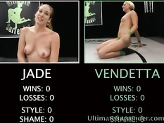 Девушка Vendetta побеждает на ринге Jade и трахает её страпоном