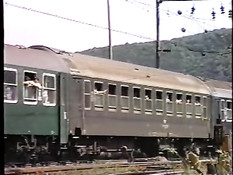 Поездка в поезде доставляет юному гею сексуальное удовольствие