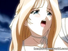 Графиня с большими сиськами на балконе подрочила член сиськами