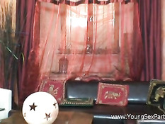 После выпитого алкоголя девчонки участвовали в групповой оргии