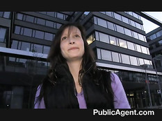 Парень уговорил славянскую девку пойти в парк и заняться сексом