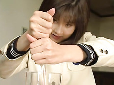 Экстремальное буккаке, бондаж и сперма на лицо японской девушки