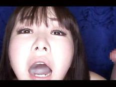 Эти девки подставляют свои рты и с удовольствием глотают сперму