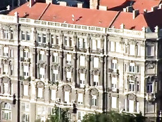 Парень сделал минет волосатому гею и на столе оттрахал в задницу