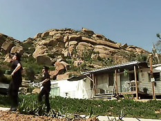 Две грудастые женщины полицейские арестовали и оттрахали парня