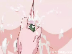 Молодой человек в ванной оттрахал хентай горничную вибратором