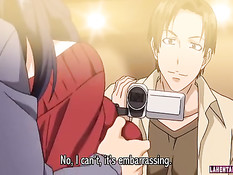 Ребята трахают во все дырки хентай малышку и дают отсосать члены