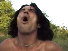 Три парня встретили в лесу грудастую дамочку и оттрахали на траве