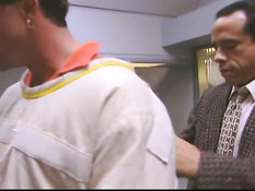 Развратная стюардесса Shayla LaVeaux занимается сексом на борту