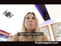 Трахнул блондинку из магазина и залил спермой её волосатый лобок