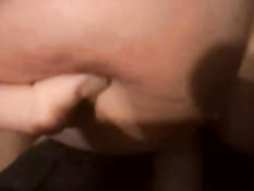 Симпатичную блондиночку парень оттрахал в примерочной магазина