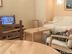 Сексуальная очкастая русская девушка захотела заняться любовью