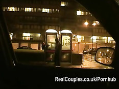 Пара занимается сексом в будке таксофона и в подъезде жилого дома