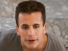 Мужик на балконе делал куннилингус и трахал латинку Melanie Rios