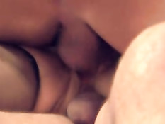 Грудастая немецкая мамочка Микаэла трахается с двумя мужчинами