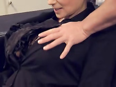 Грудастая немецкая мамочка Микаэла трахается с двумя мужчинами