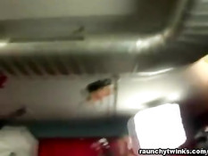 Молодой светловолосый гей отсосал парню и дал ебать себя раком