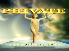 Девки занимаются сексом на тёплом тропическом морском побережье