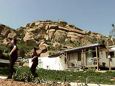 Девки полицейские Gianna Michaels и Charley Chase отъебали парня