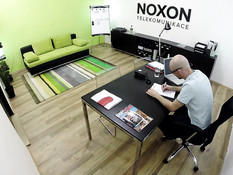 Чтобы устроиться на работу девушке приходиться заниматься сексом