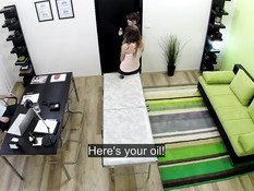 Чтобы устроиться на работу девушке приходиться заниматься сексом