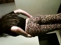 Аргентинская актриса Florencia Peña в стрингах делает парню минет