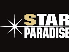 Горячие японские девушки делают минет и ласкают член сиськами