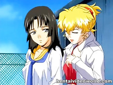 Неопытная хентай девчонка делает минет под присмотром блондинки