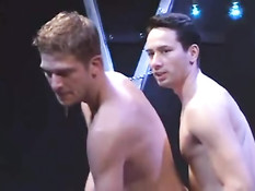 Голубые парни писают друг на друга и втроём занимаются любовью