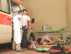 В этом медицинском учреждении доктора геи ебутся с пациентами