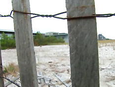 Гею с пирсингом полового члена делают анилингус и трахают раком