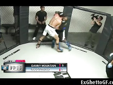 Сисястая чёрная тёлка достаётся победителю в боксёрском поединке