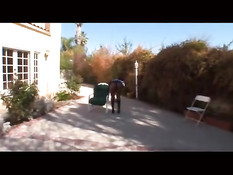 Чёрную девушку в сетчатых колготках Ванессу отодрали два парня