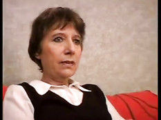 Французская тётка насмотрелась по телику порно и захотела секса