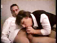 Французская тётка насмотрелась по телику порно и захотела секса