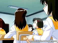 Парень наслаждается групповым сексом с красивыми хентай девками