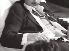 Горячая дамочка с волосатой писей Maria Martini ебётся с мужчинами