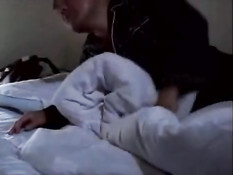 Возбуждённый японский мужик пришёл в спальню и отодрал девку