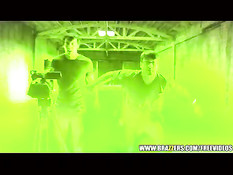 Блондинка Phoenix Marie делает анальный фистинг и получает в анус