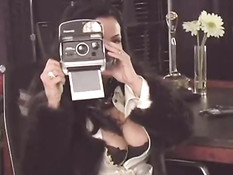 Пышногрудая брюнетка Лиза Энн занимается сексом с лысым парнем