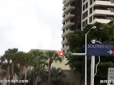 Сиськастые шлюхи Diamond Kitty и Phoenix Marie ебутся в лимузине