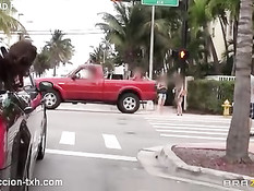 Сиськастые шлюхи Diamond Kitty и Phoenix Marie ебутся в лимузине