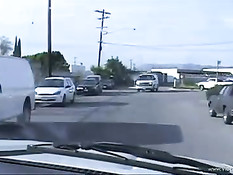 Женщина ебётся с двумя мужчинами и соглашается на анальный секс