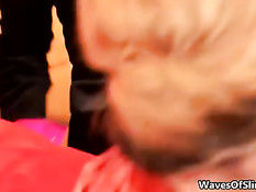 Три сексуальные зрелые лесбияночки играются с фаллоимитаторами