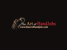 Женщина дрочит хуй на свежем воздухе и слизывает сперму с члена