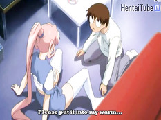 Хентай парень занимается любовью с девчонкой с выбритой киской