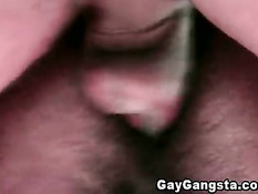 Два лысых темнокожих гея отсасывают и трахаются на солнцепёке