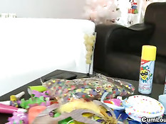 Три сексуальные девчонки занимаются групповым сексом с парнями